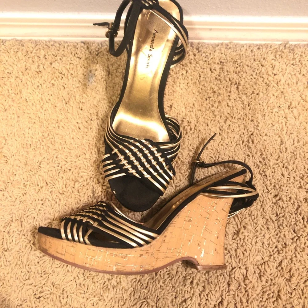 Amanda Smith Black and Gold Cork Wedges size 8M